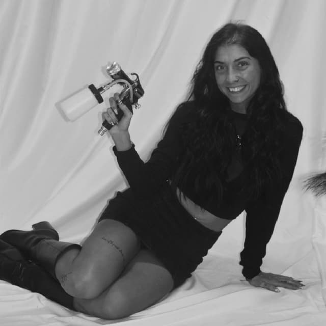 4 Spray Tans for $100 at House of Boojee in Louisville, OH
